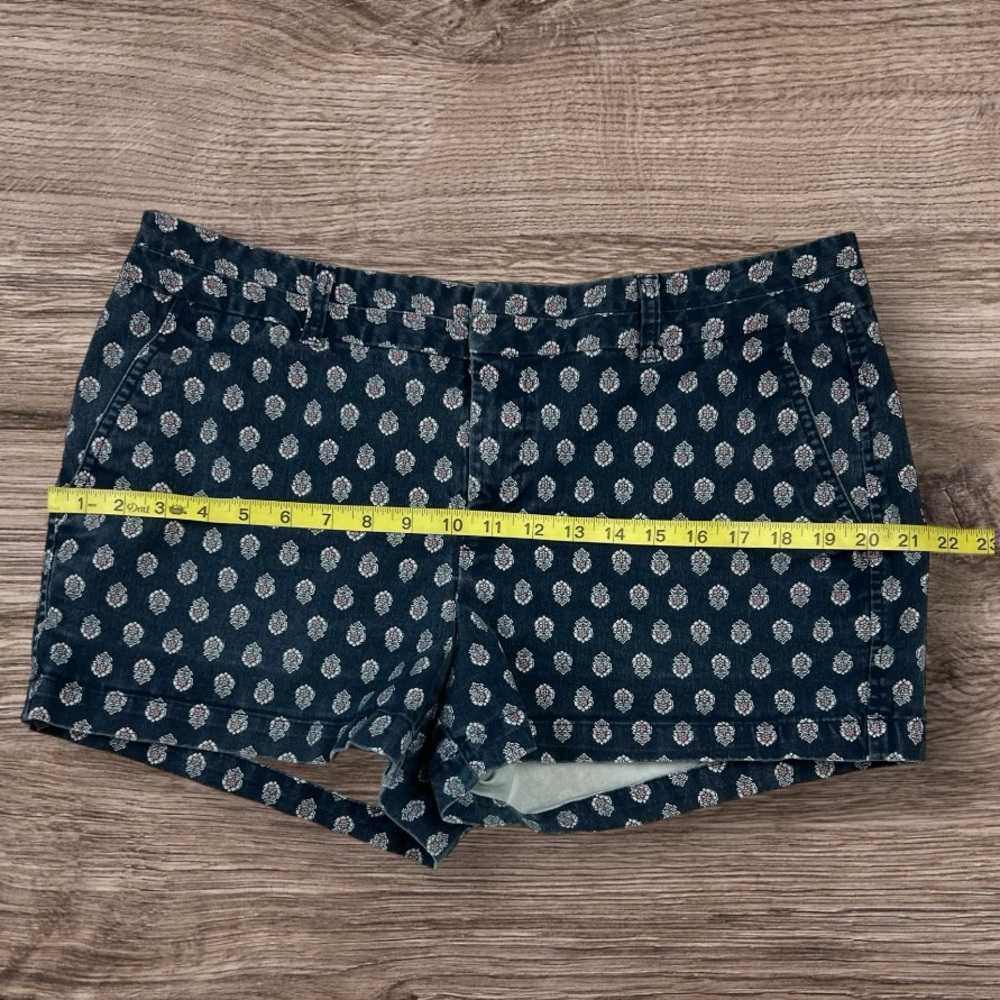 Khakis by Gap City 3 inch Shorts Sz: 14 - Picture 4 of 9